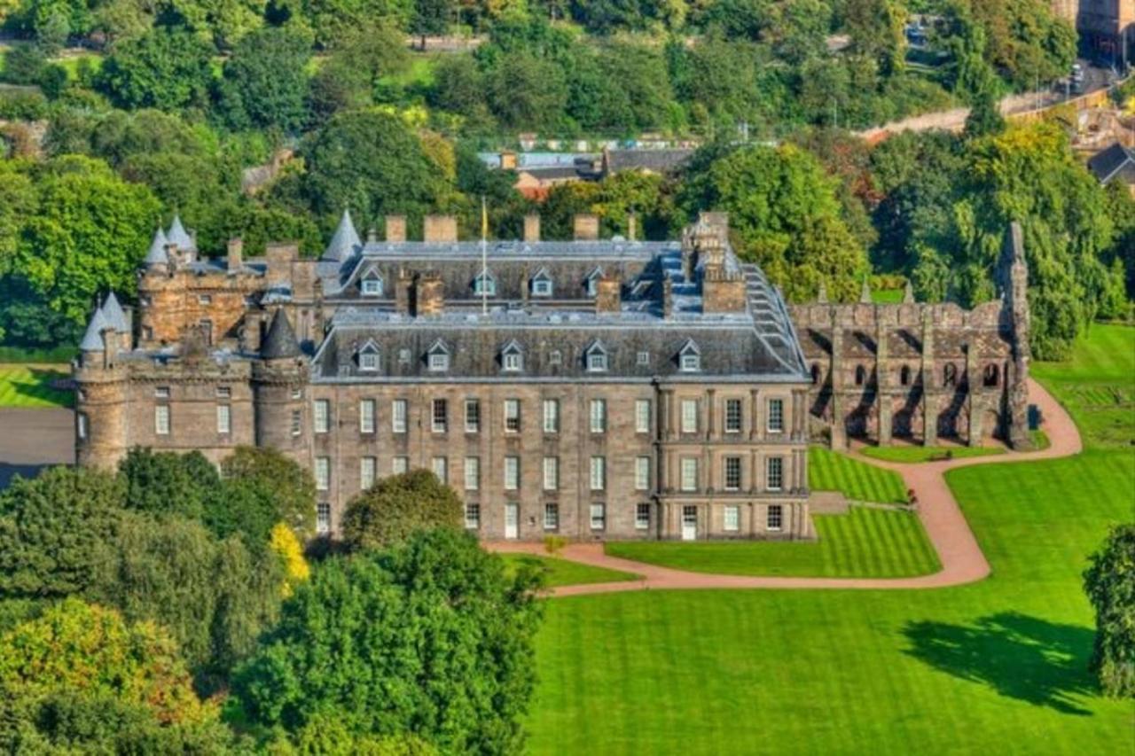 Vakantiehuis Altido Spacious 3br Mews House Behind Calton Hill Edinburgh